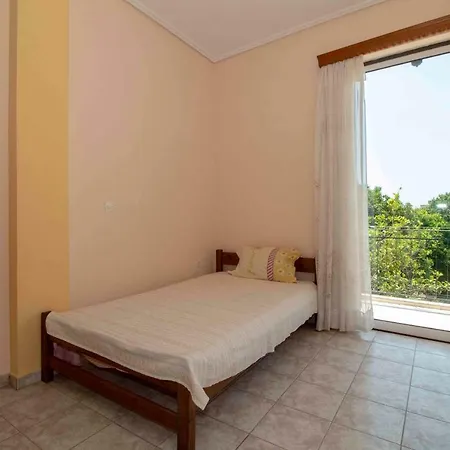 Tsirivakos Appartamento Mavrovoúnion